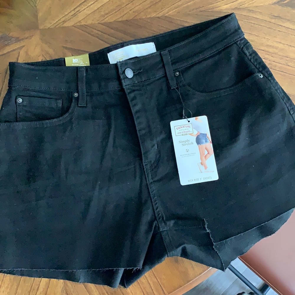 Signature Studio Black High-Rise Women's Shorts